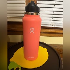 40 OZ HYDROFLASK WITH 3 LIDS - CORAL COLOR NO DENTS